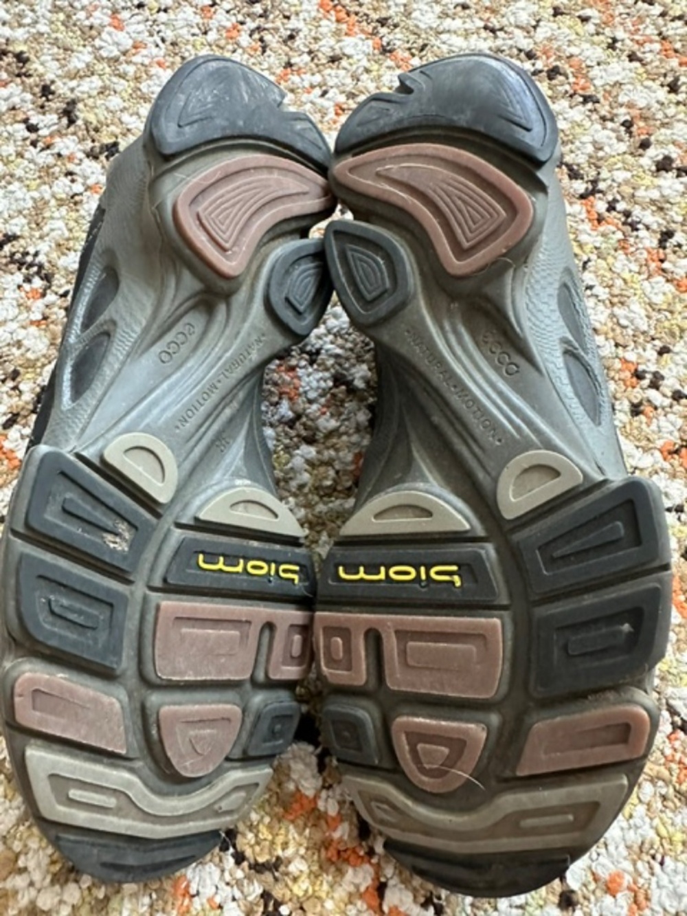 ECCO lightweight Walking shoes size 7.0 Women's - Picture 2 of 3